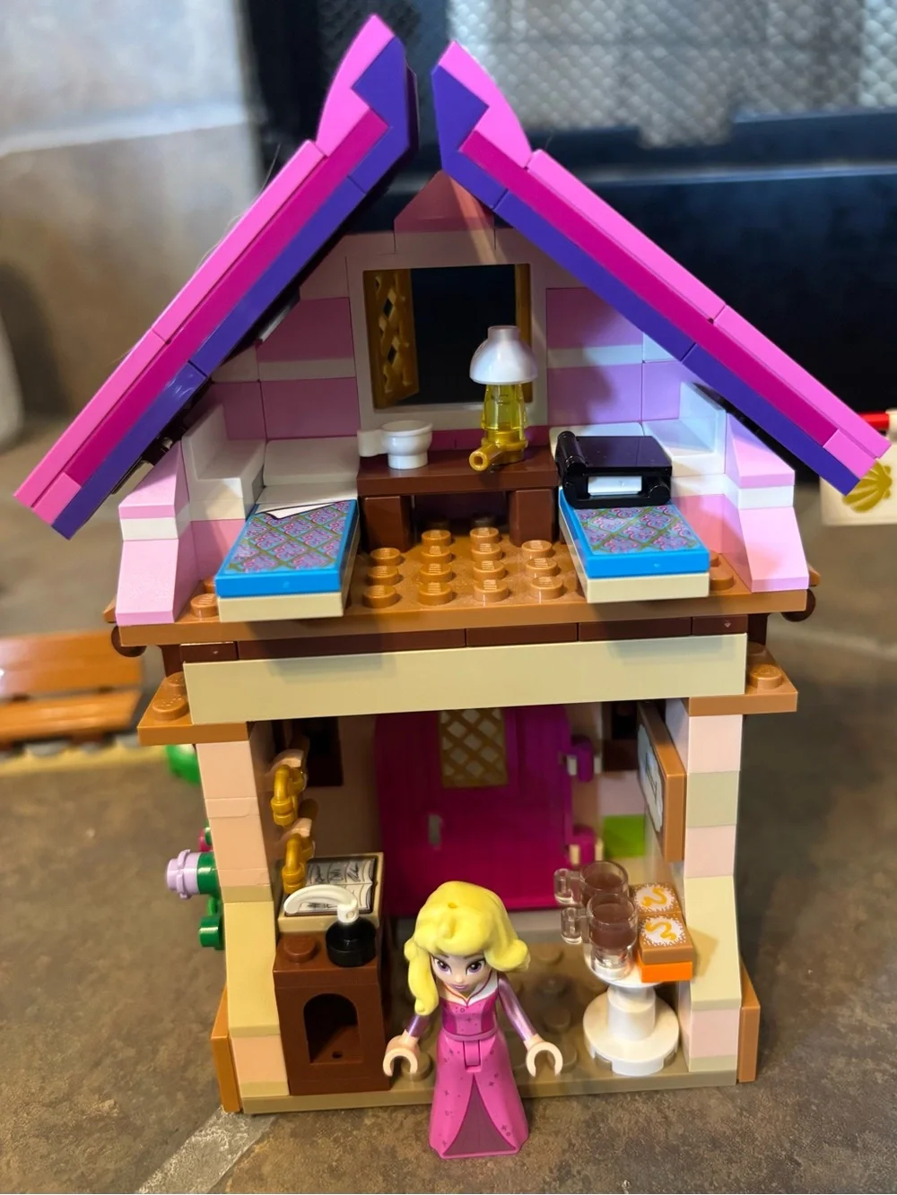 LEGO Disney Princess Market Adventure 43246 – Complete Set